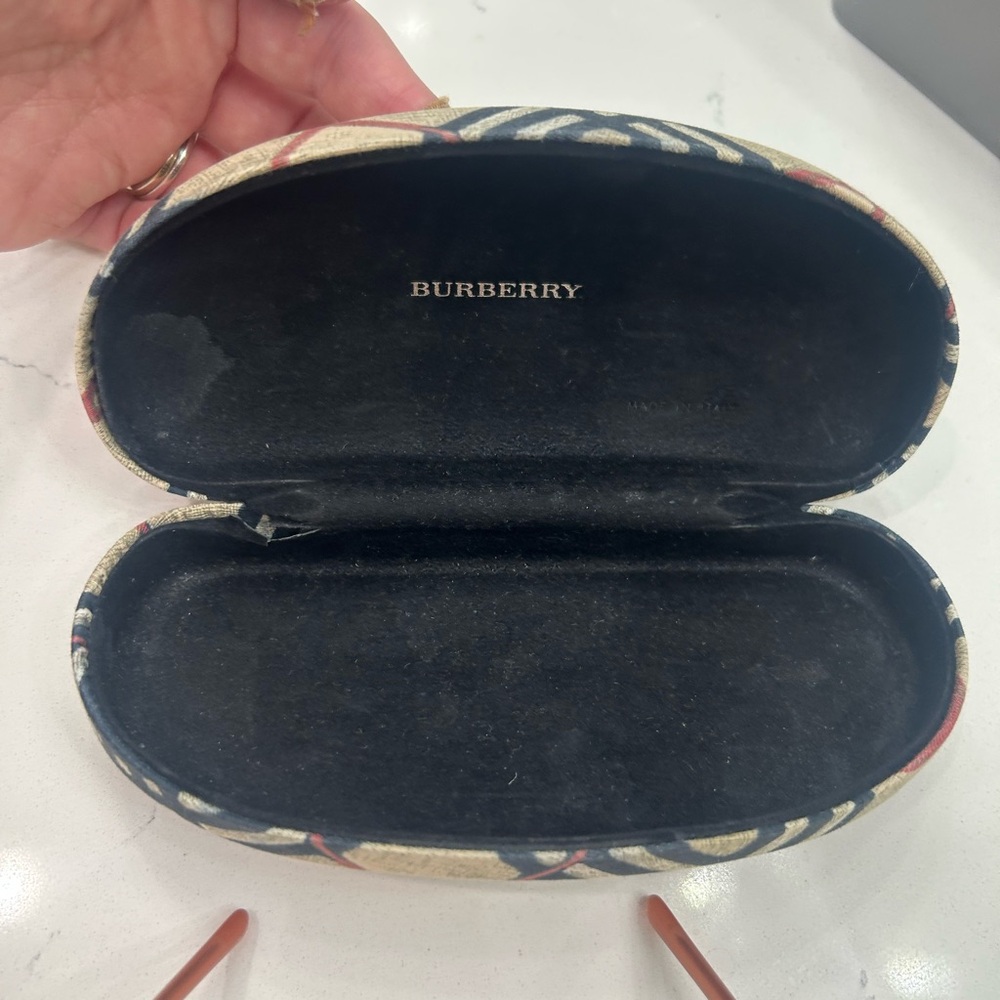 Burberry Women's Pink Sunglasses, Excellent Pre-Loved - Picture 10 of 11